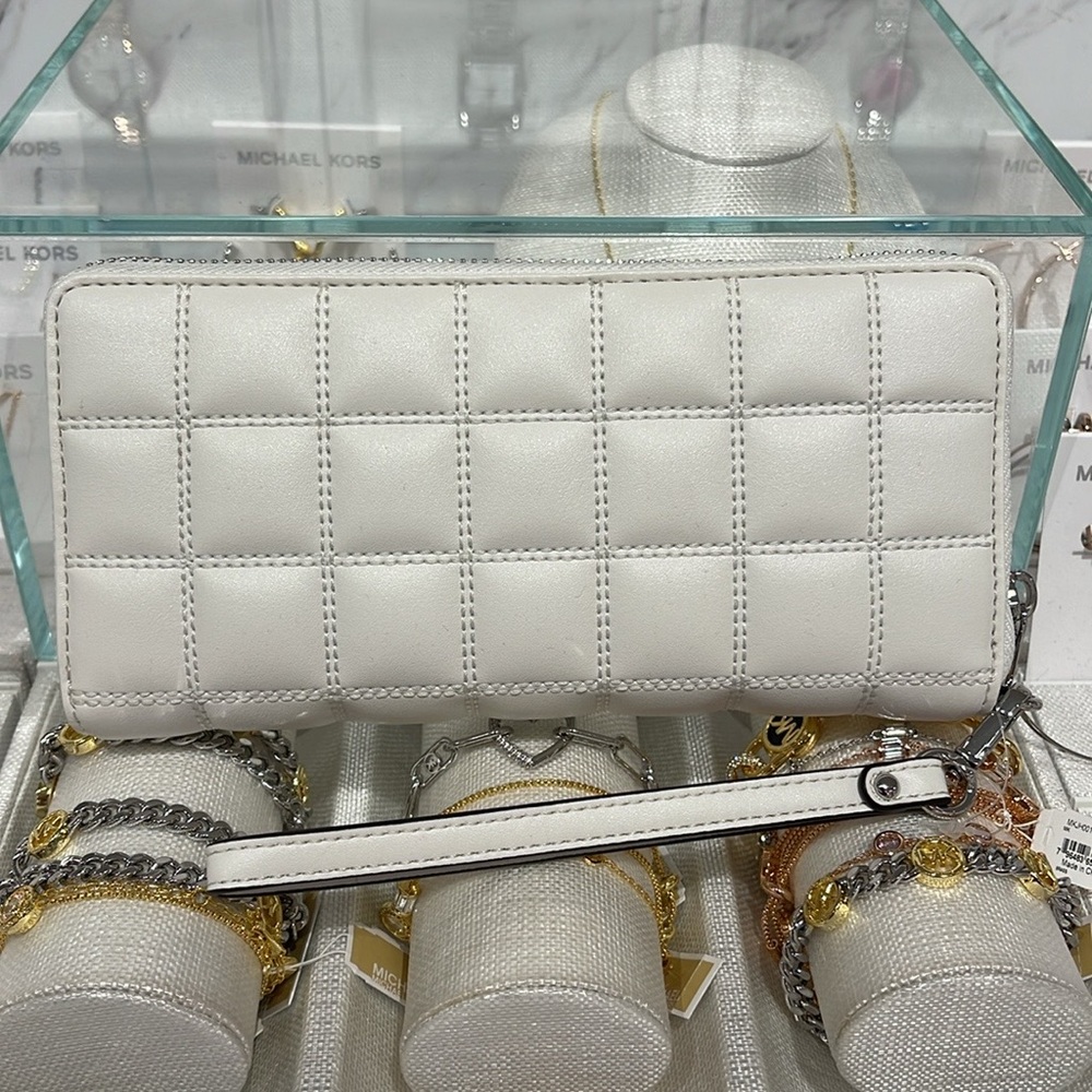 MICHAEL KORS
Continental Wristlet Phone Case Wallet
Optic White
NWT - Picture 13 of 16